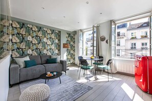 TV - Sweett | Saint Denis IV (Paris)
