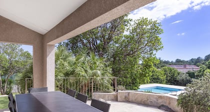 Villa Grand Standing Trés Bonne Sit Proche CentreVille Plages+Montagne