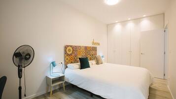 1 slaapkamer, een strijkplank/strijkijzer, gratis wifi, beddengoed