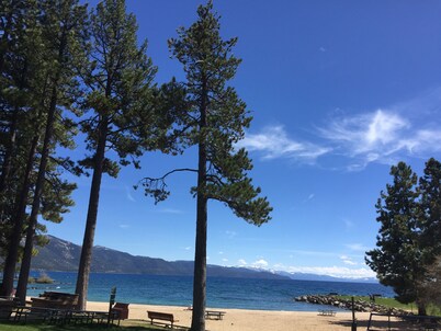 Updated Condo Close To The Ski Resorts and Lake Tahoe
