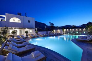 Building design - Amara Suites Santorini (Santorini)