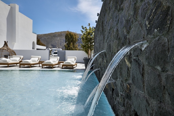 Outdoor pool, open 7:30 AM to 8:30 AM, sun loungers - Amara Suites Santorini (Santorini)
