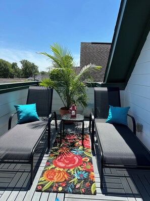 Terrace/patio - 4 KING Master Bedrooms! 2 Covered Porches +Rooftop Terrace! 5 Mins to Downtown! (Nashville)