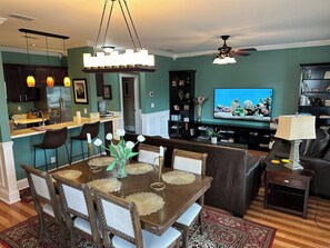 Dining - 4 KING Master Bedrooms! 2 Covered Porches +Rooftop Terrace! 5 Mins to Downtown! (Nashville)