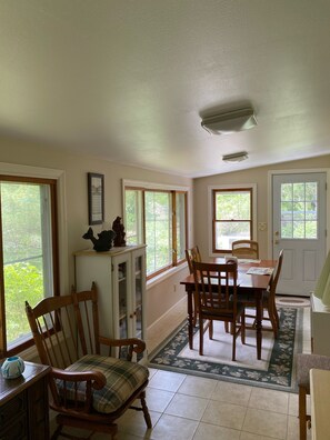 المنشأة من الداخل