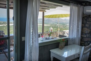 Interior - ELIA village house . (Monastiraki ierapetra)