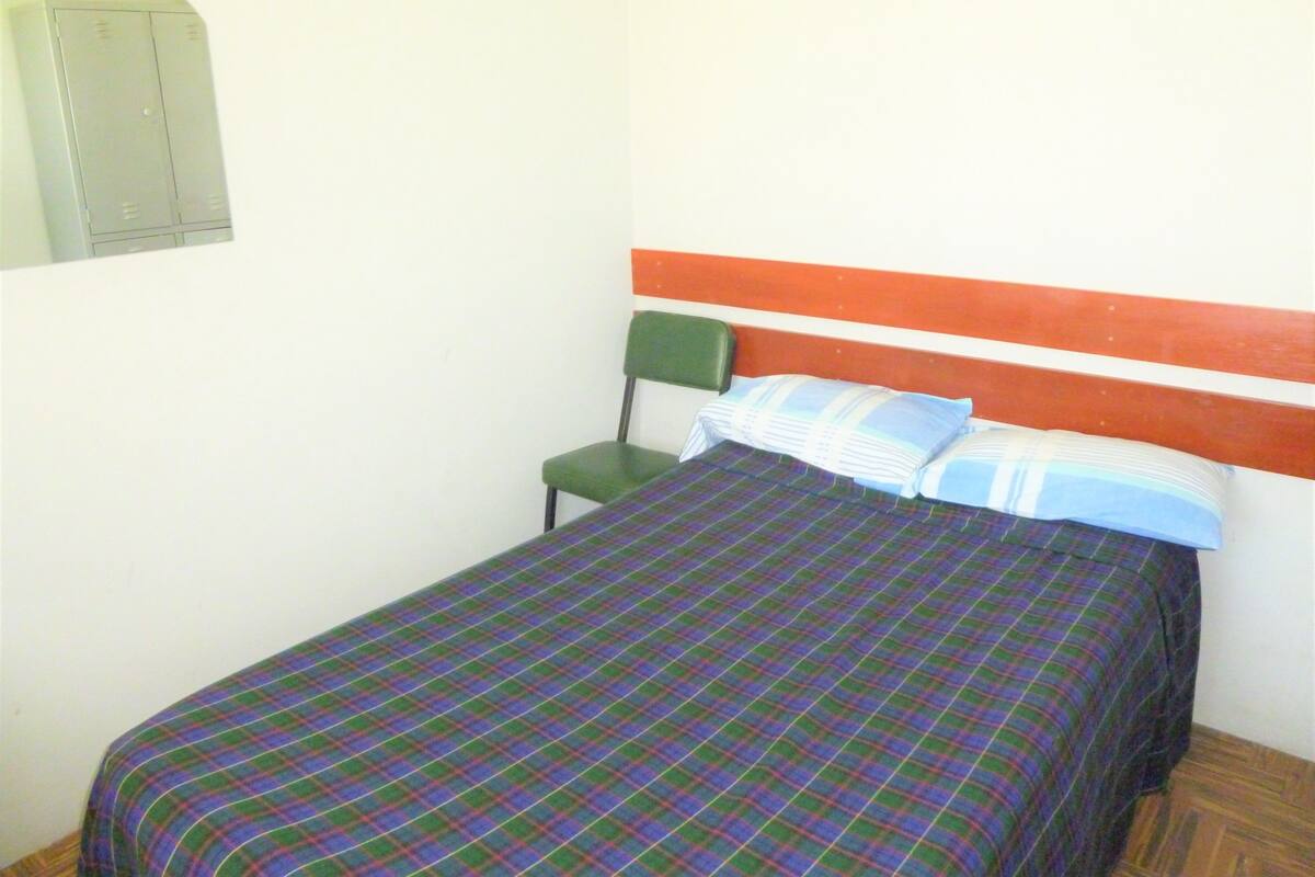 Single Room, 1 Double Bed