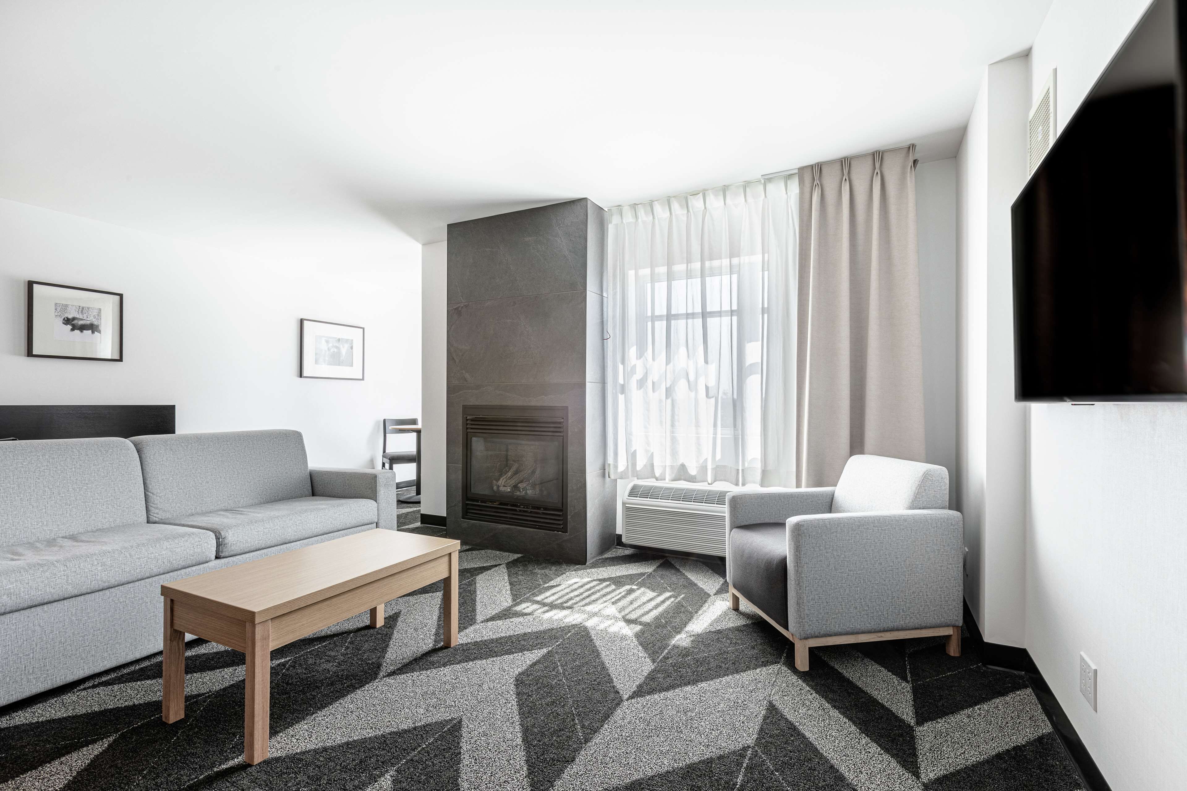 Suite, 1 King Bed, Fireplace | Premium bedding, down comforters, in-room safe, desk