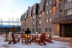 Terrace/patio - DoubleTree by Hilton Quebec Resort (Québec City)