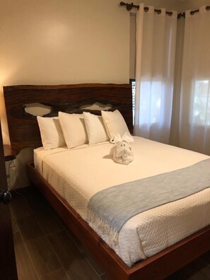 Comfort Apartment, 2 Bedrooms | In-room safe, individually decorated, individually furnished, desk