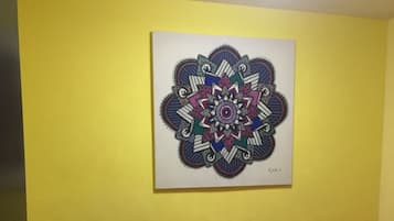 Departamento familiar, 3 habitaciones, para no fumadores | 1 habitación, decoración personalizada, muebles diferentes y escritorio