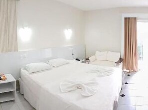 Minibar, desk, blackout curtains, free WiFi - Hotel Brotas (Afogados da Ingàzeira)