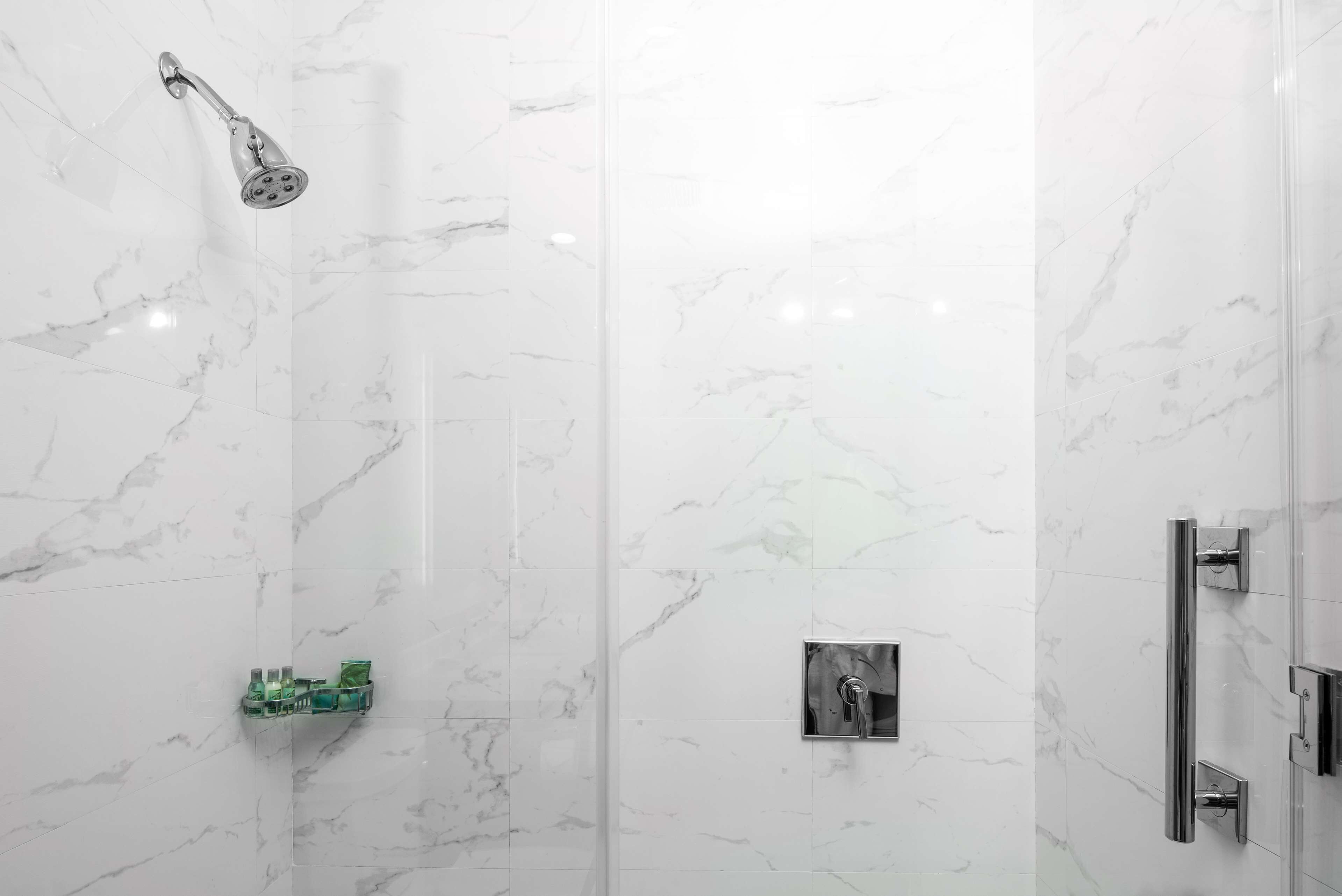 bungalow, 1 king bed | bathroom shower