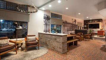 Premium bedding, desk, iron/ironing board, free WiFi