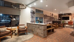 Premium bedding, desk, iron/ironing board, free WiFi