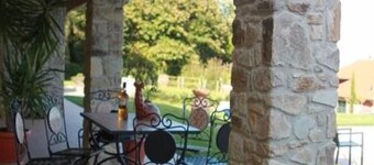 Massa Pisana: Villa with pool and big garden at only 3 km far from the centre