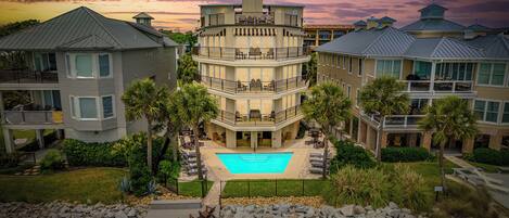 المنشأة من الخارج