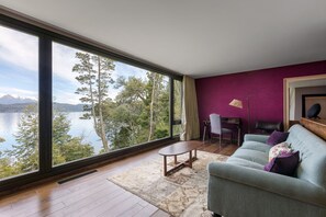 Toetasjesleilighet, 2 bad, utsikt mot innsjø | Utsikt mot innsjø