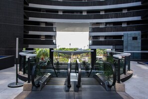 Staircase - LA1109 Luxuoso apartamento de 3 quartos no Landascape (Fortaleza)