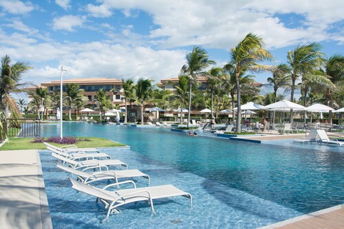 ML103 Luxuoso apartamento de 3 suítes no Mandara Lanai