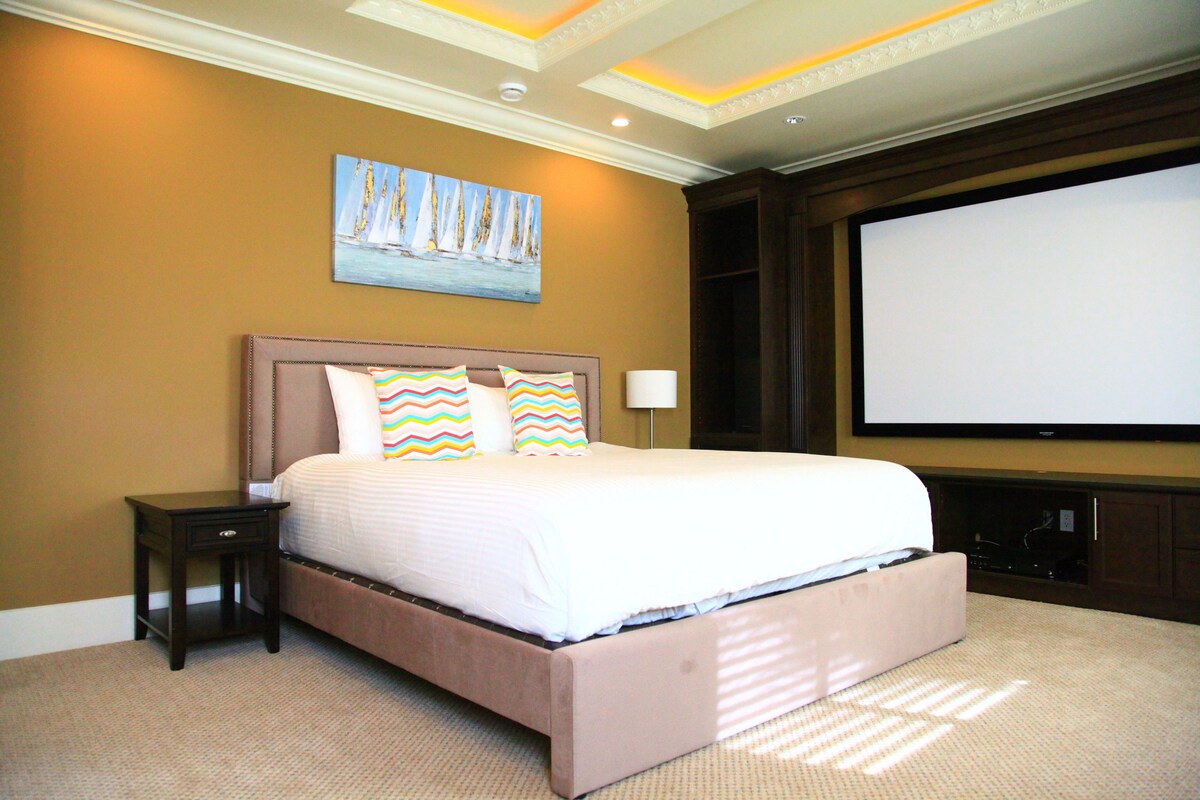 Luxe driepersoonskamer, 1 kingsize bed met slaapbank, bubbelbad | 1 slaapkamer, luxe beddengoed, gratis wifi