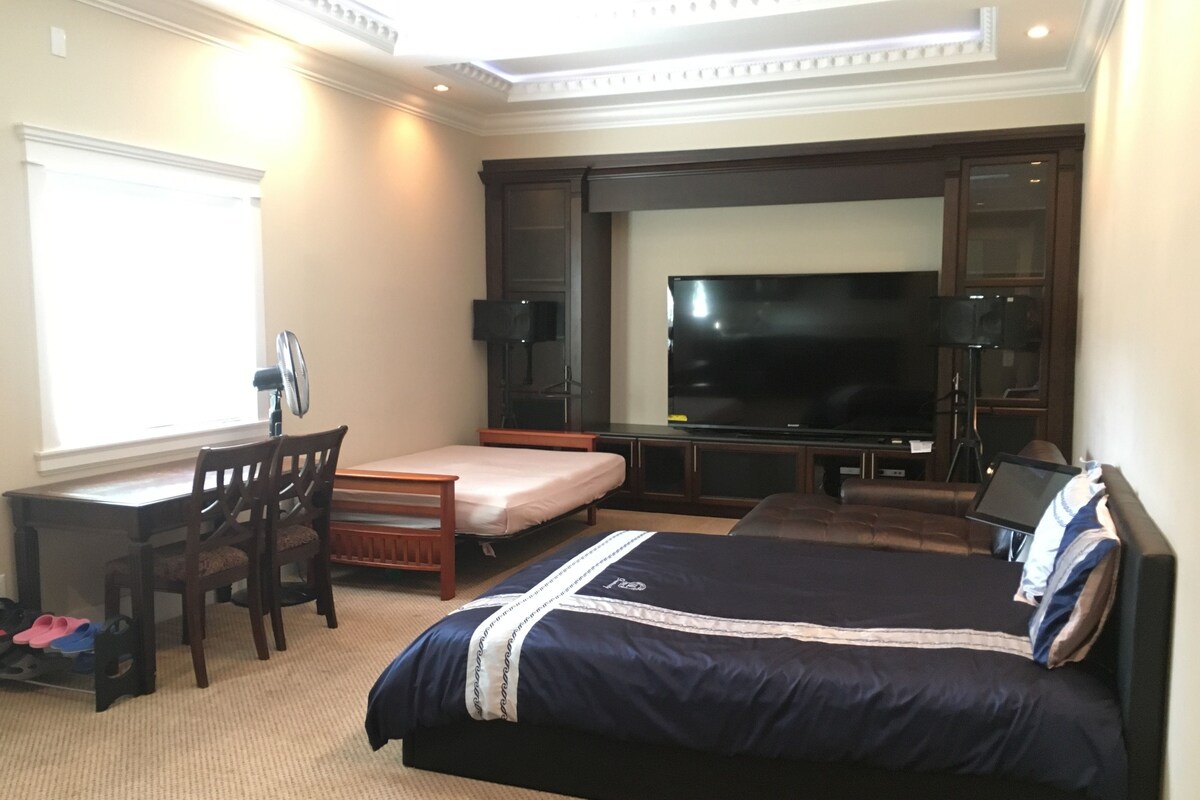 Deluxe driepersoonskamer, bubbelbad | 1 slaapkamer, luxe beddengoed, gratis wifi