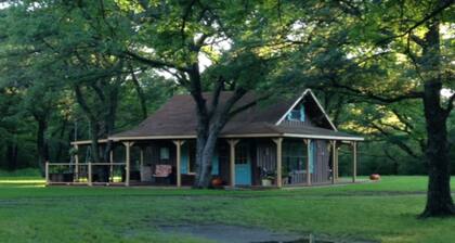 Familie / diervriendelijke Country Cabin Firepit Minuten naar DFW & Texas Motor Speedway