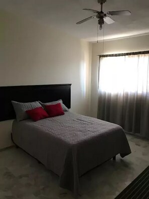 Casa geminada família, 4 quartos | 4 quartos, Wi-Fi de cortesia, roupa de cama