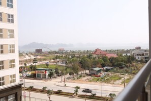 View from property - Dreamer Homestay (Ha Long)