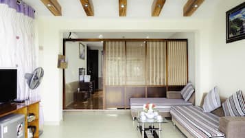 Family Room | Living room | LCD TV