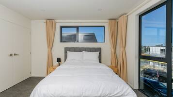 Basic House, 4 Bedrooms | 4 bedrooms, iron/ironing board, free WiFi, bed sheets