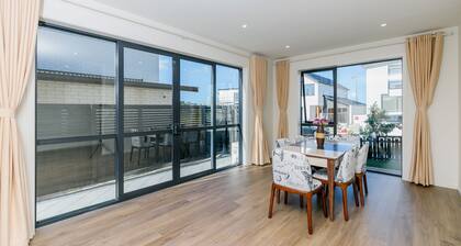 Hero Holiday House L12