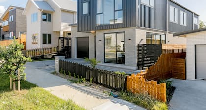 Hero Holiday House L12