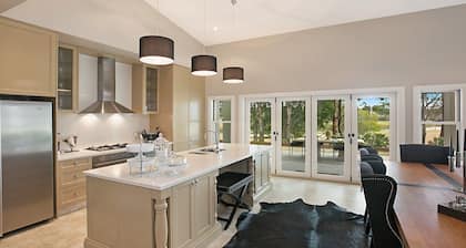 VINTAGE MANOR - THE VINTAGE HOLIDAY HOUSES