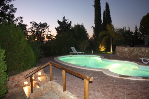 Country house with garden and private pool