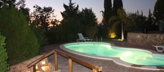 Country house with garden and private pool