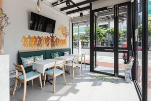 Cafe - Siam Stadium Hostel (Bangkok)