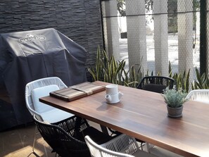 Outdoor dining - APARTMENT IN THE HEART MIRAFLORES (Miraflores)
