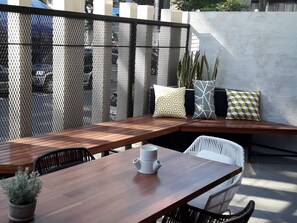 Outdoor dining - APARTMENT IN THE HEART MIRAFLORES (Miraflores)