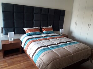 3 bedrooms, in-room safe, desk, iron/ironing board