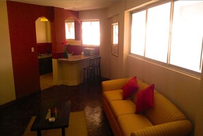 Apartment, 3 Bedrooms | Living room - Lhamourai (La Paz)