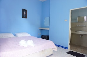 Standard Double room with Fan | Wi-Fi gratuit, draps fournis