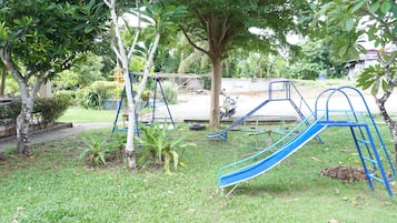 室外兒童遊樂區