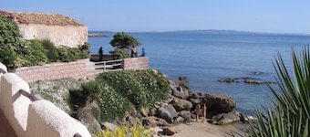 Studio B & B i en to-familie villa med have og parkering