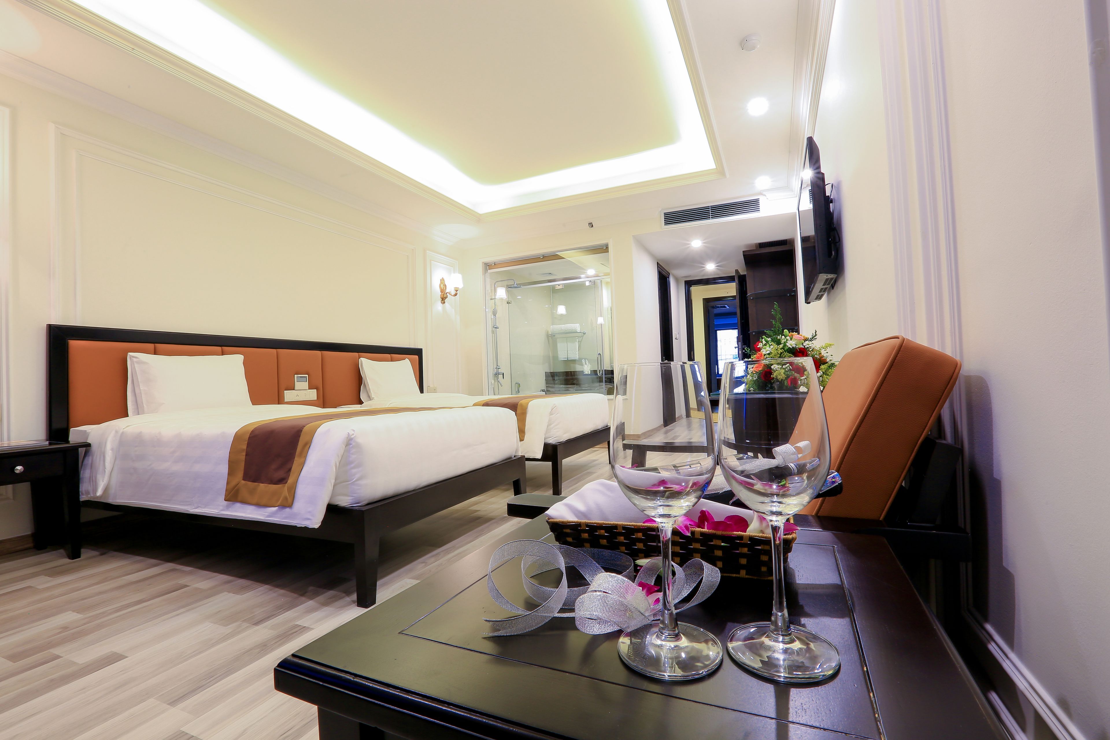 Phòng 2 giường đơn Deluxe, hút thuốc | Minibar, két bảo mật tại phòng, bàn, màn/rèm cản sáng 