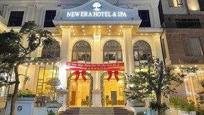 Front of property - New Era Hotel & Spa (Bai Chay)