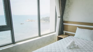 2 phòng ngủ, bàn, bàn ủi/dụng cụ ủi quần áo 