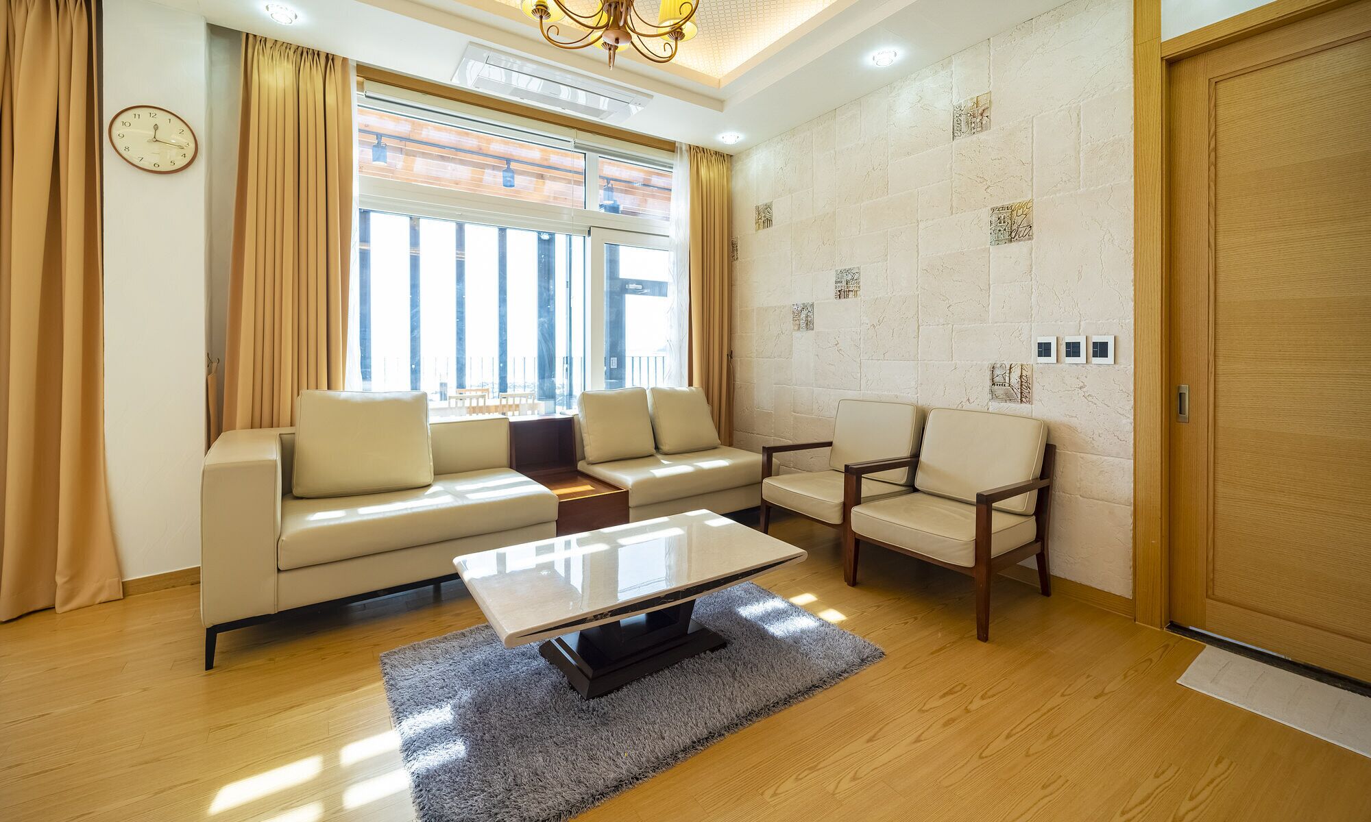 suite | premium bedding, free wifi