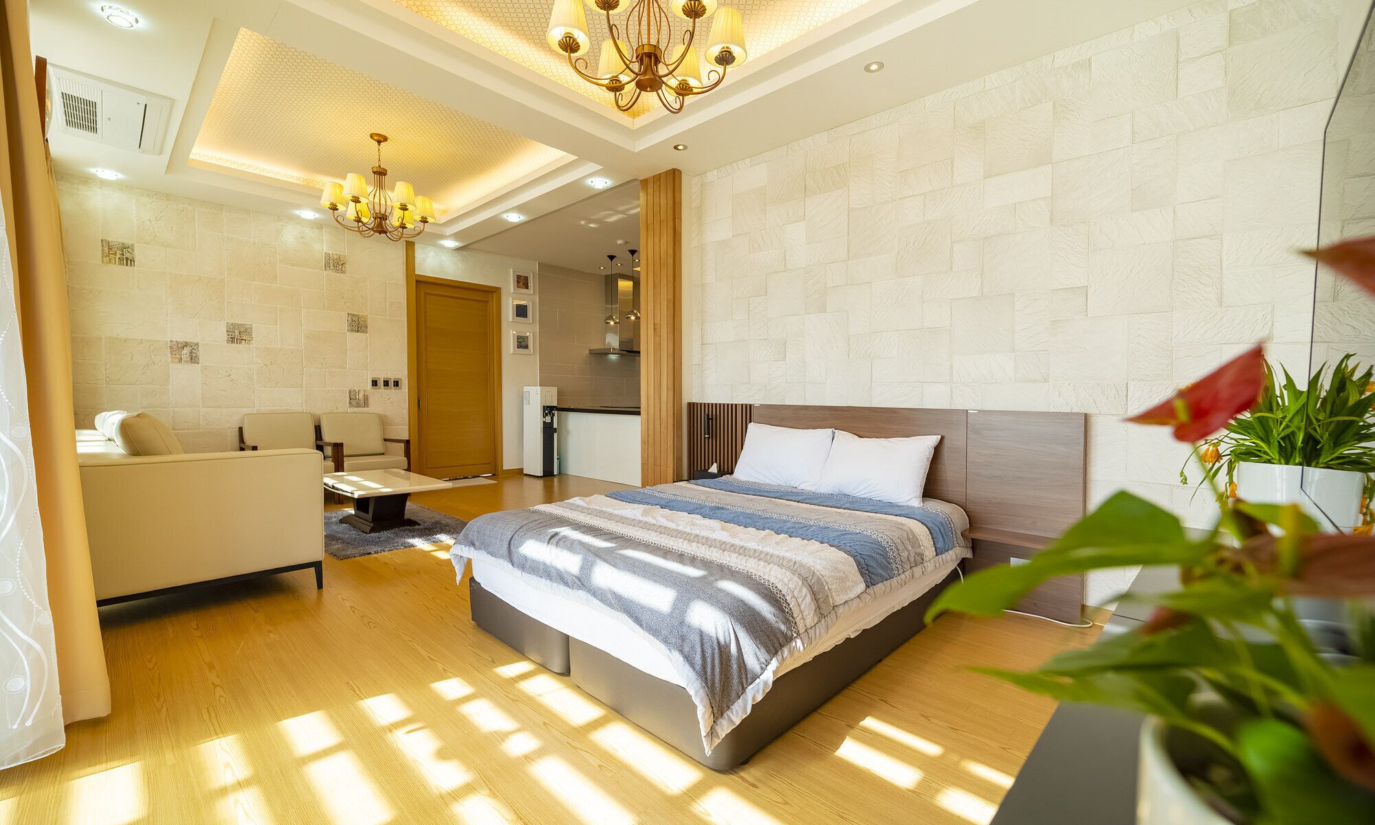 suite | premium bedding, free wifi