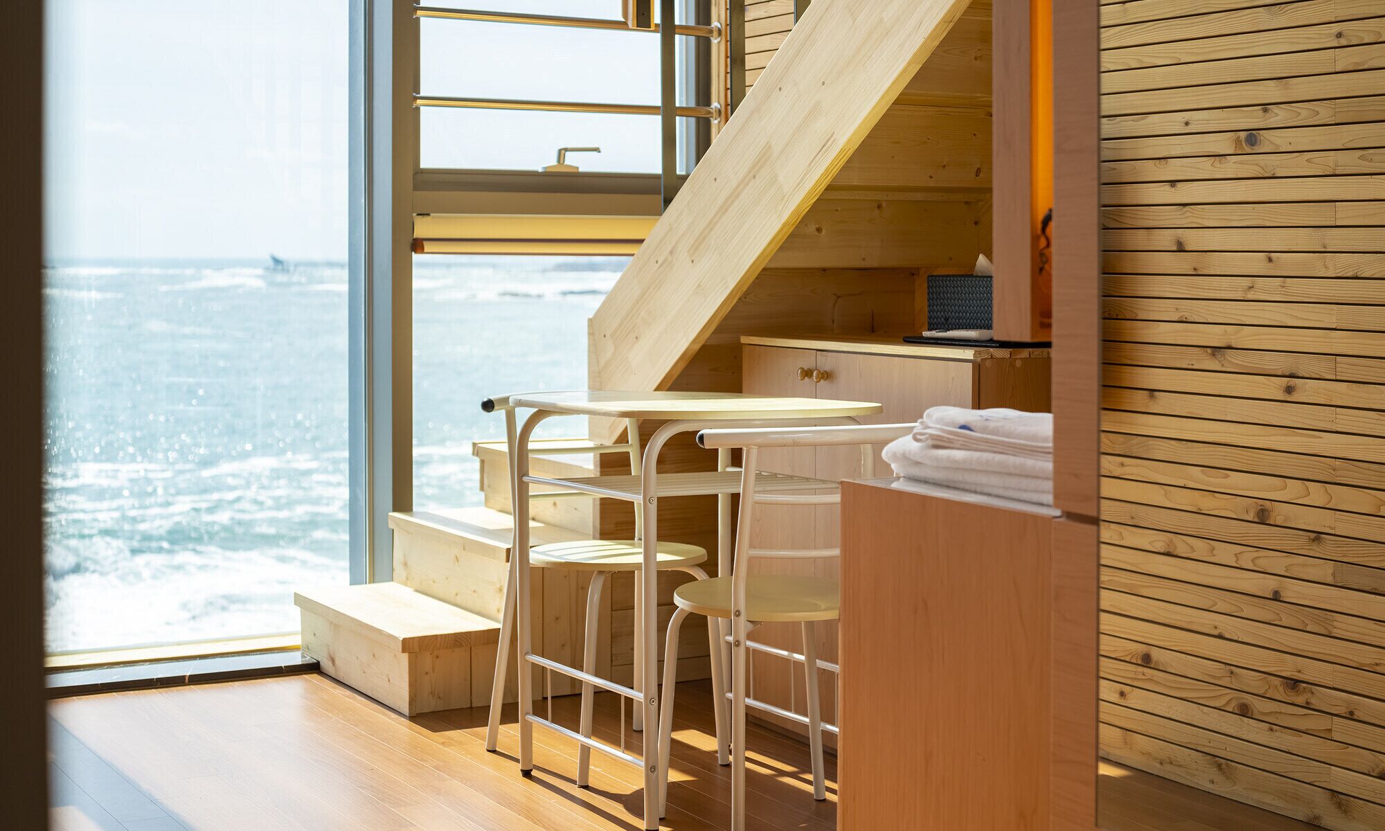 premium bedding, free wifi